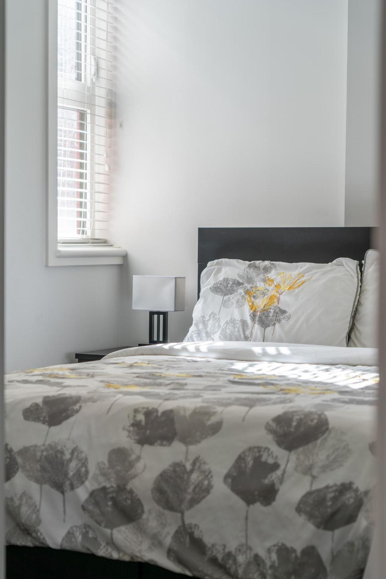 Element On First By Manna Apartment YYC Cameră foto